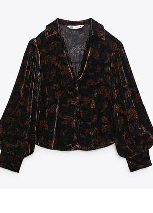Роскошная бархатная блуза от бренда zara с эффектным цветочным принтом в глубоких темных и винно-красных тонах /39