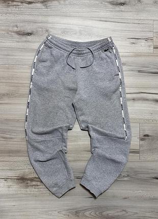 Сірі спортивні штани лакост lacoste tapered fit side tape track pants, s, оригінал
