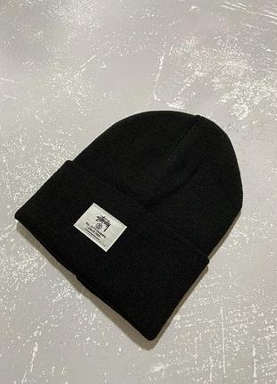 Шапка с нашивкой stussy (стусси)