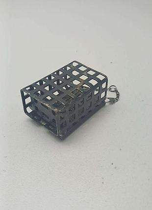 Б/у кормушка для фидера 60г 2