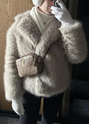 Жіноча шуба zara коротка бежева зі штучного хутра