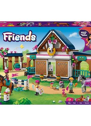 Конструктор lego friends stadnina i szkółka jeździecka 42688
