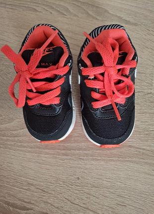 Новые кроссовки  nike