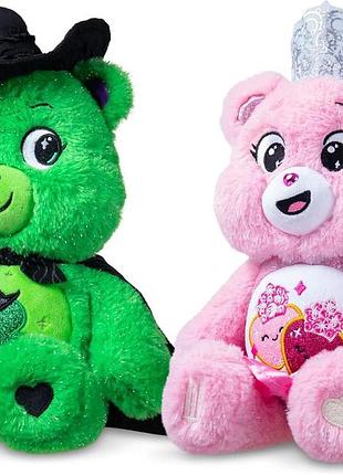 Basic fun care bears wicked м'яка іграшка 22 см – набір 2 шт. лімітоване видання – good luck bear як elphaba і love-a-lot bear як 3
