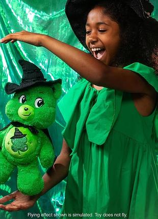 Basic fun care bears wicked м'яка іграшка 22 см – набір 2 шт. лімітоване видання – good luck bear як elphaba і love-a-lot bear як 9