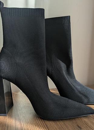 Жіночі ботильйони zara чорні 39 розмір