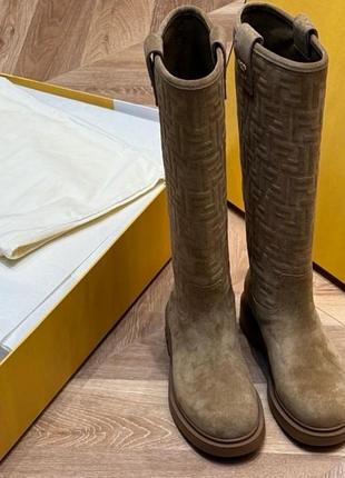 Чоботи жіночі fendi коричневі, розмір 38, замшеві
