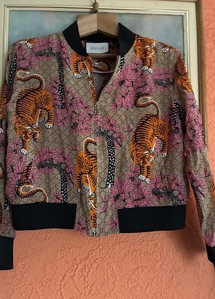 Не буває поганої погоди: бомпер gucci 2