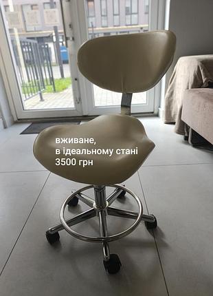 Стілець з регулюванням висоти