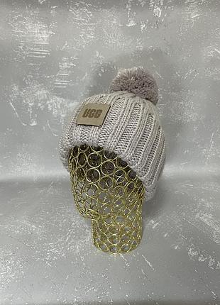 Шапка светло лиловая с бубоном ugg
