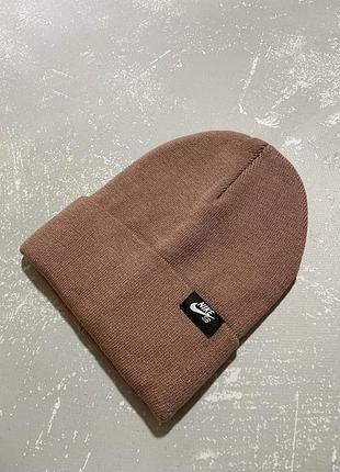 Шапка с нашивкой nike (розовая)