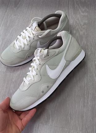 Женские кроссовки nike 3