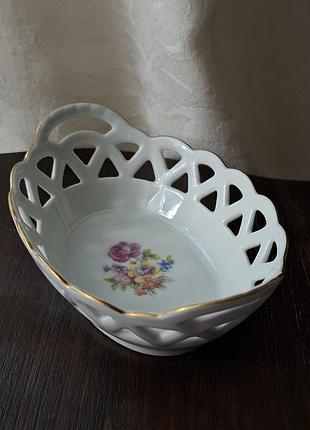 Винтажная фарфоровая конфета lichte porzellan (немеченица, гдр), ажурная вазочка