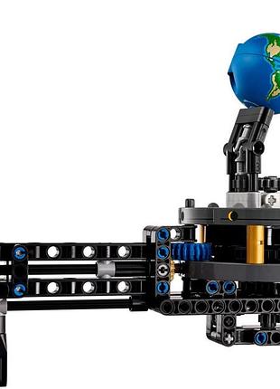 Конструктор lego technic земля та місяць на орбіті 5