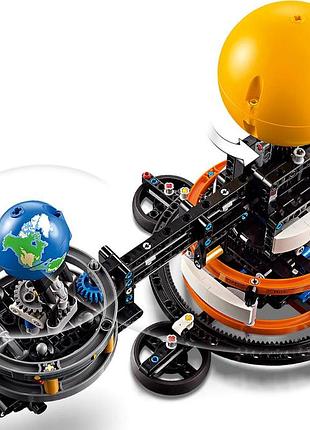 Конструктор lego technic земля та місяць на орбіті 7