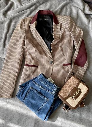 Піджак класика zara basic катоновий піджак жакет блейзер жіночий бежевий блейзер від zara у дрібну клітку з контрастними бордовими лацканами