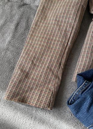 Піджак класика zara basic катоновий піджак жакет блейзер жіночий бежевий блейзер від zara у дрібну клітку з контрастними бордовими лацканами 2