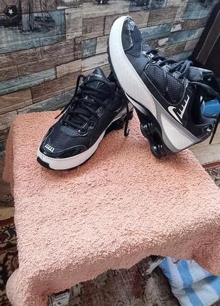Кросівки унісекс nike shox чорні з білим