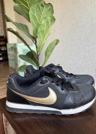 Кросівки nike чорні з золотим 24см 38р унісекс/підліткові