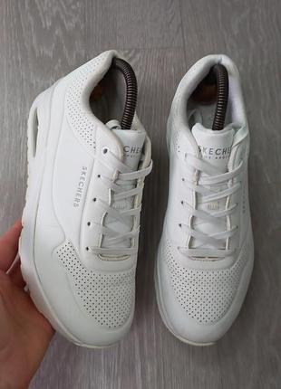 Женские кроссовки skechers