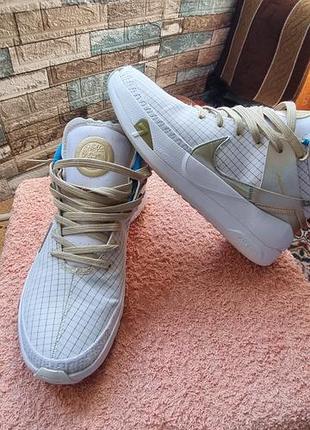 Кросівки чоловічі nike lebron білі