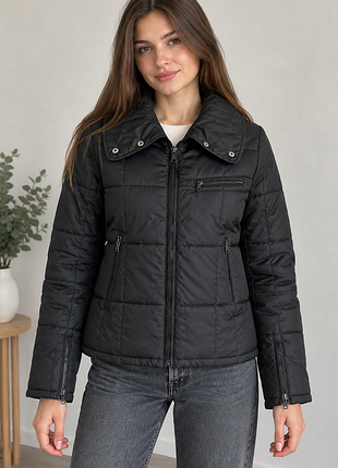 Чорна тепла стьобана куртка ub jeans s демісезонна / зимова