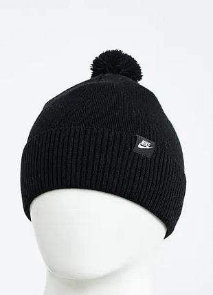Черная шапка с нашивкой nike (балабон)