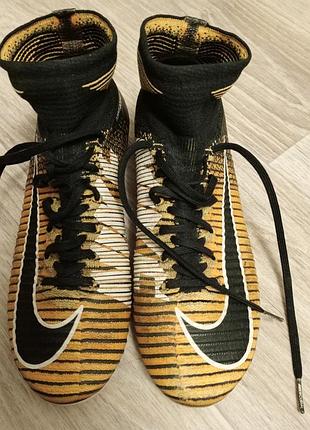 Футбольні бутси nike