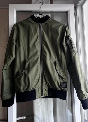 Хакі бомбер з манжетами h&m на блискавці