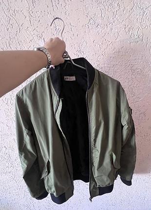 Хакі бомбер з манжетами h&m на блискавці 4