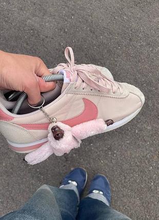 Кросівки жіночі nike cortez рожеві, розмір 39, довжина устілки 25 см