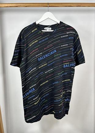 Balenciaga aop monogram футболка з шикарним дизайном монограмна