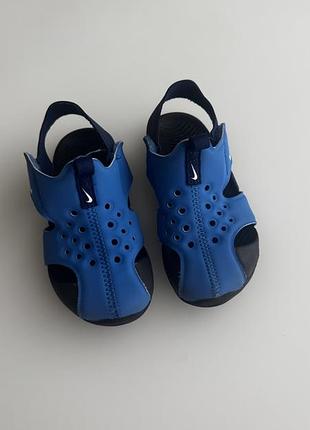 Босоніжки та сандалі для хлопчика nike сині
