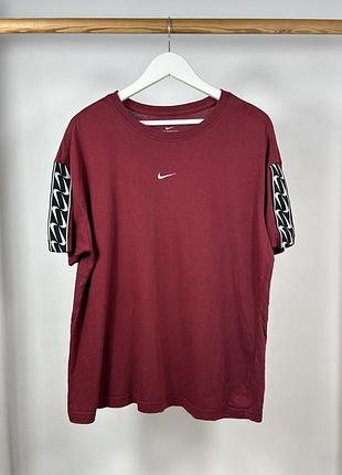 Nike футболка з лампасами оригінал розмір l
