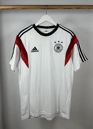 Adidas germany футболка з шикарним дизайном розмір м