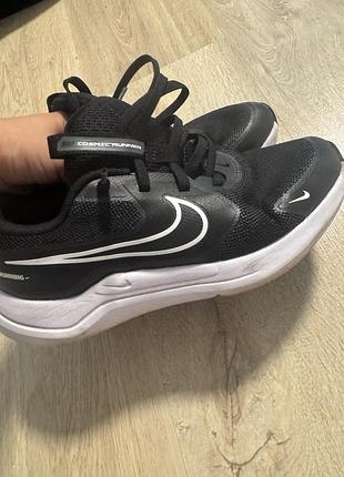 Кросівки nike 37,5