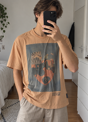 Versace jeans couture футболка з графічним принтом oversize xs