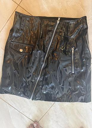 Міні-спідниця жіноча h&m латексна чорна