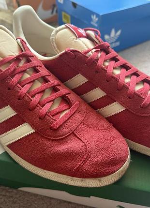 Кросівки чоловічі adidas gazelle червоні, розмір eu 44 2/3, замша
