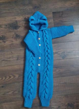 У язаний комбінезон