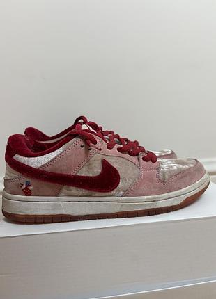 Кросівки nike strangelove skateboards dunk low sb рожевий