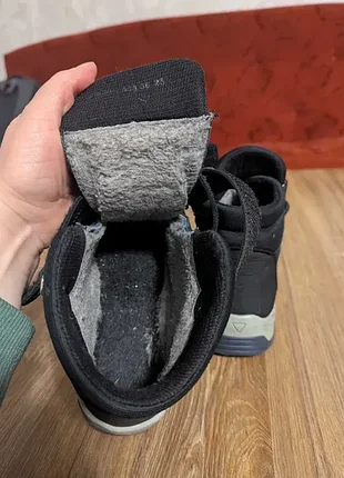 Продам зимние ботиночки для мальчика 8