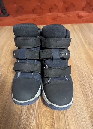 Продам зимние ботиночки для мальчика 9