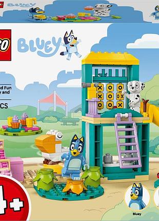 Конструктор lego bluey веселощі з блуї та хлоєю на ігровому майданчику