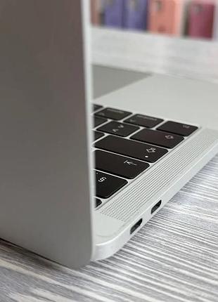 Ноутбук apple macbook pro 13 2017 silver / 13.3" (2560x1600) ips / intel core i5-7360u (2 (4) ядер по 2.3 - 3.6 ghz) / 8 gb ddr3 / 4