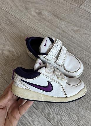 Кросівки дитячі унісекс nike білі з фіолетовим 26 розмір 15 см устілка