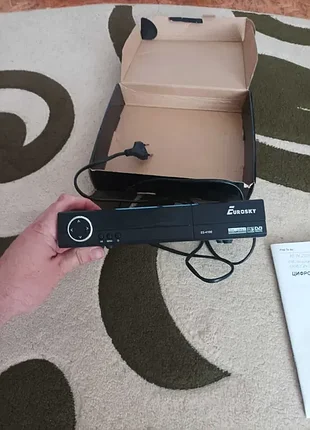 Продам тюнер eurosky es-4100