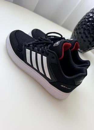 Кеди чоловічі adidas чорні з білими смужками