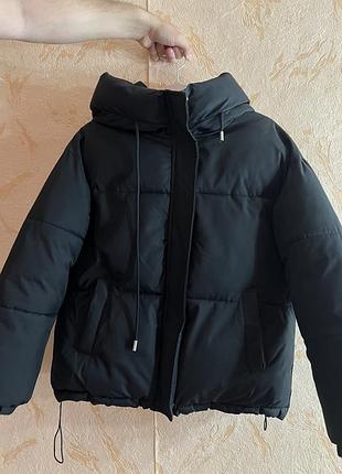 Куртка жіноча зимова чорна