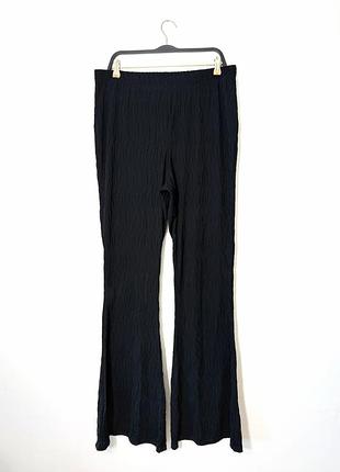 Новые черные брюки клеш из фактурного трикотажа plus size boohoo